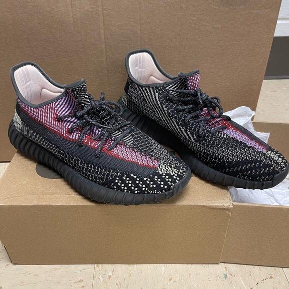 Men’s Yeezy Boost 350 V2 - Picture 2 of 7